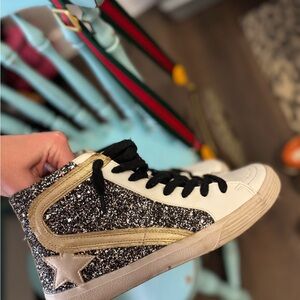 High-Top Sneakers Shu Shop